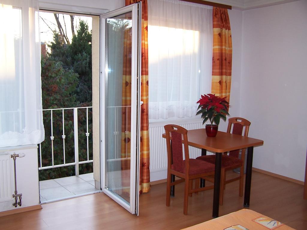 Akacia Apartment - Free Inside Parking, 2 Bedrooms, Garden, Next To Centre Budapeszt Pokój zdjęcie