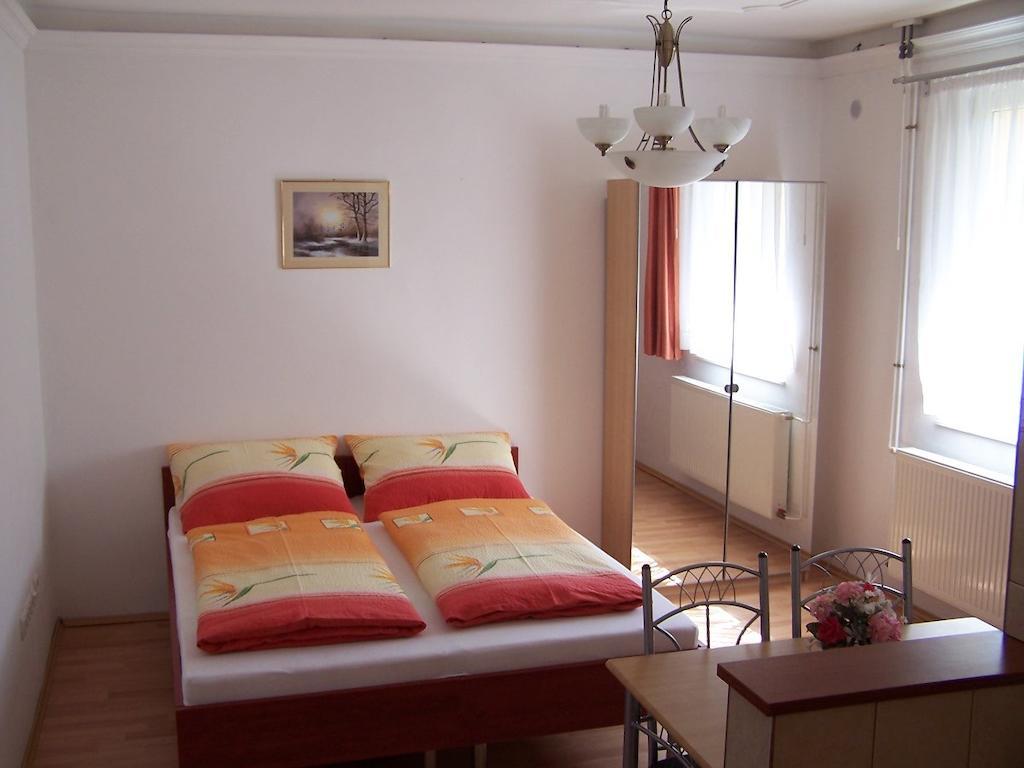 Akacia Apartment - Free Inside Parking, 2 Bedrooms, Garden, Next To Centre Budapeszt Pokój zdjęcie