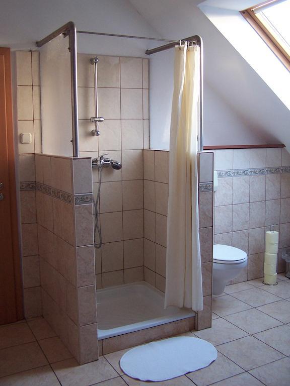 Akacia Apartment - Free Inside Parking, 2 Bedrooms, Garden, Next To Centre Budapeszt Pokój zdjęcie